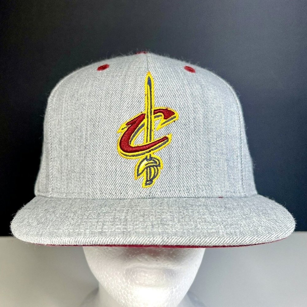 Mitchell and Ness Cleveland Cavaliers Snapback Hat Cap Grey Throwback‎ NBA